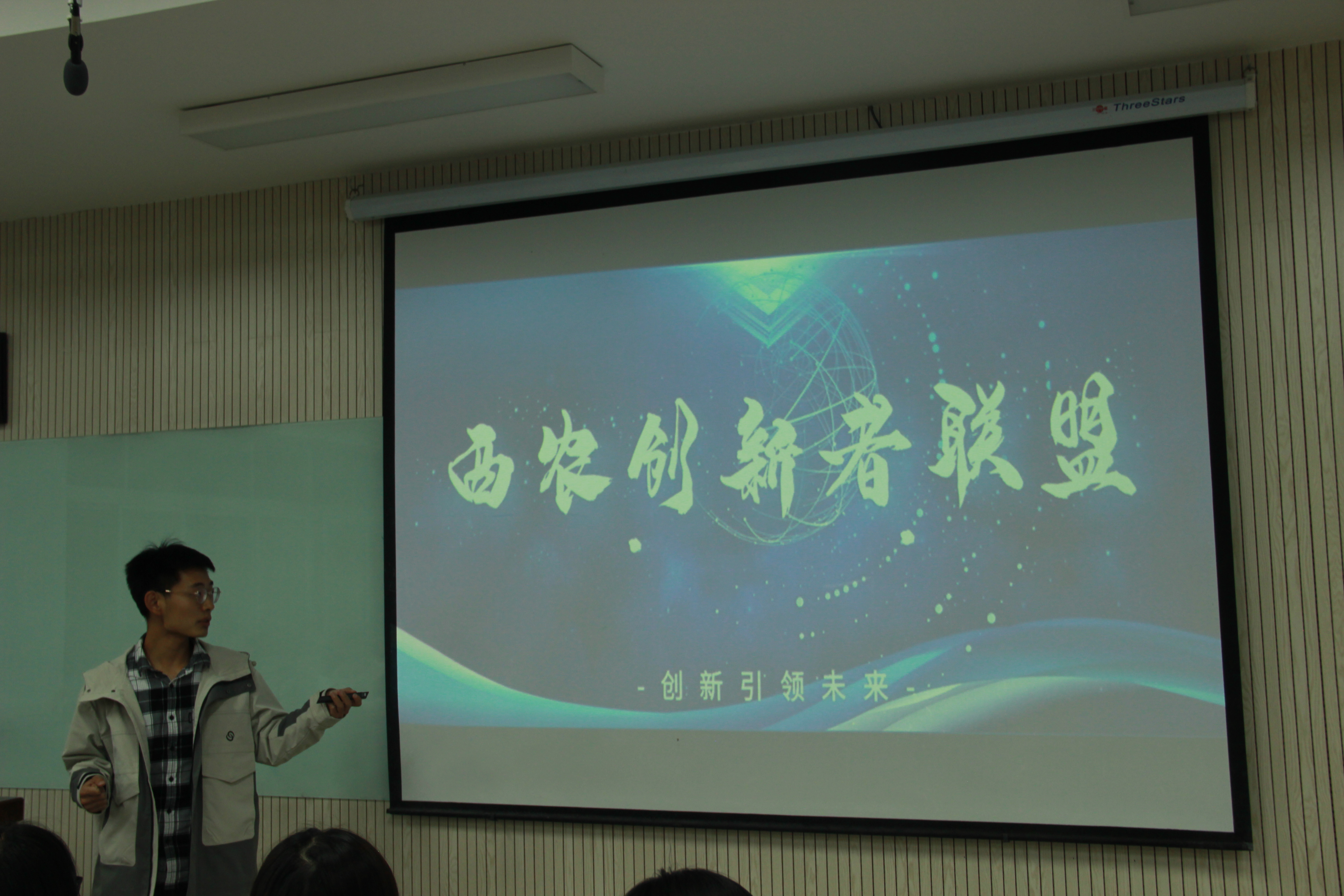 b20b4b346ad34bdf87ef43861285bace.jpg b20b4b346ad34bdf87ef43861285bace.jpg